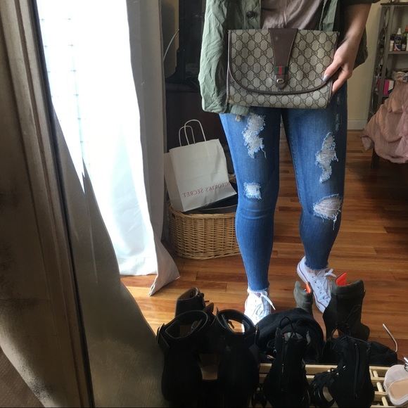 Vintage Gucci Clutch ✨ - Picture 7 of 7